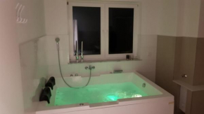 Luxuswohnung mit Jacuzzi Nähe Flughafen Köln/Bonn